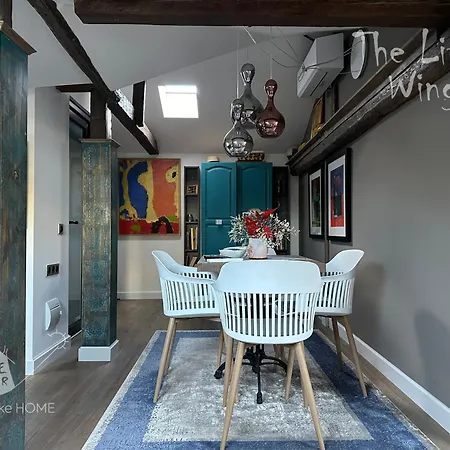 пространства за гости синият час - Little Wing Apartament