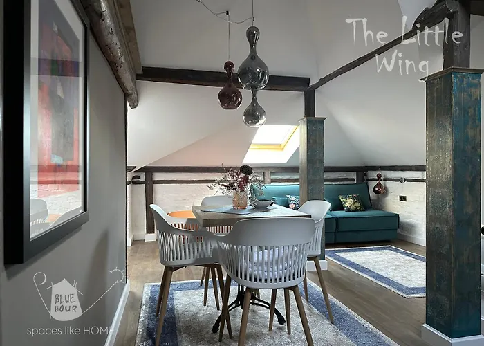 아파트 пространства за гости синият час - Little Wing