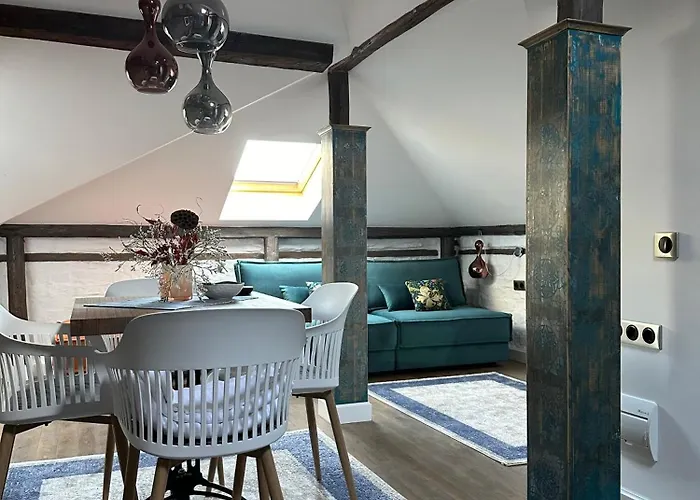 пространства за гости синият час - Little Wing 루세